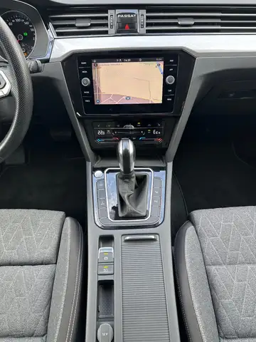 Volkswagen Passat view 15