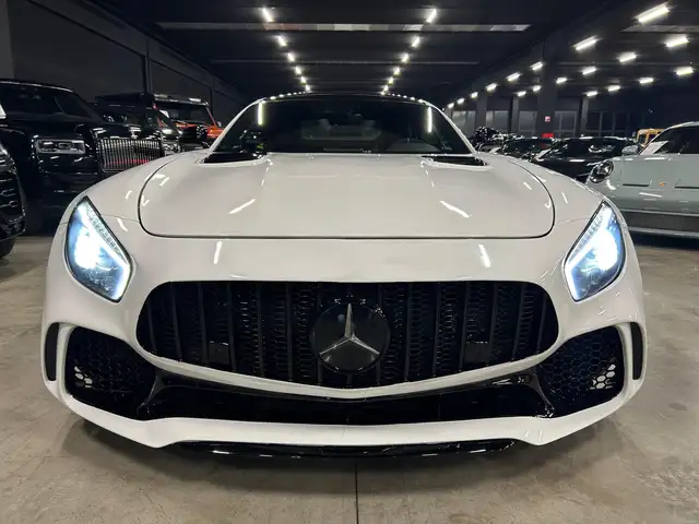 Mercedes-Benz Amg GT view 3