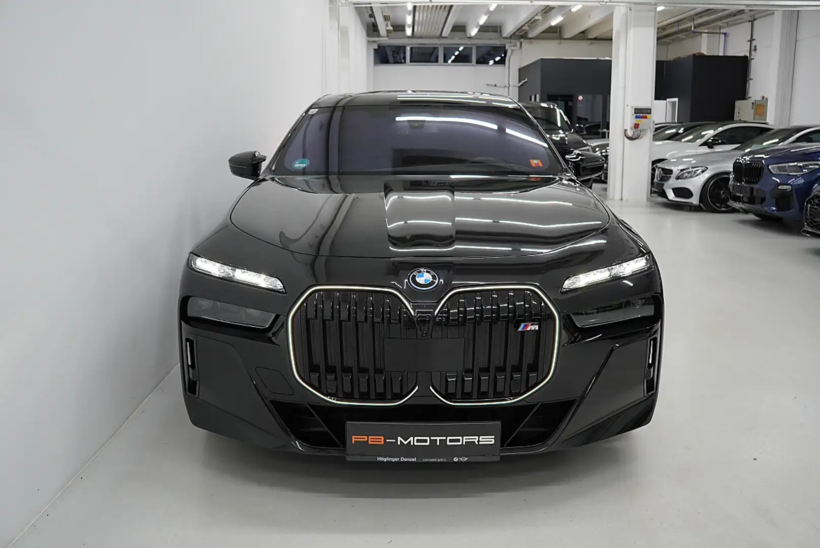 BMW 760 M760e xDrive M Sport M Performance Allradlenkun... Schwarz - 2