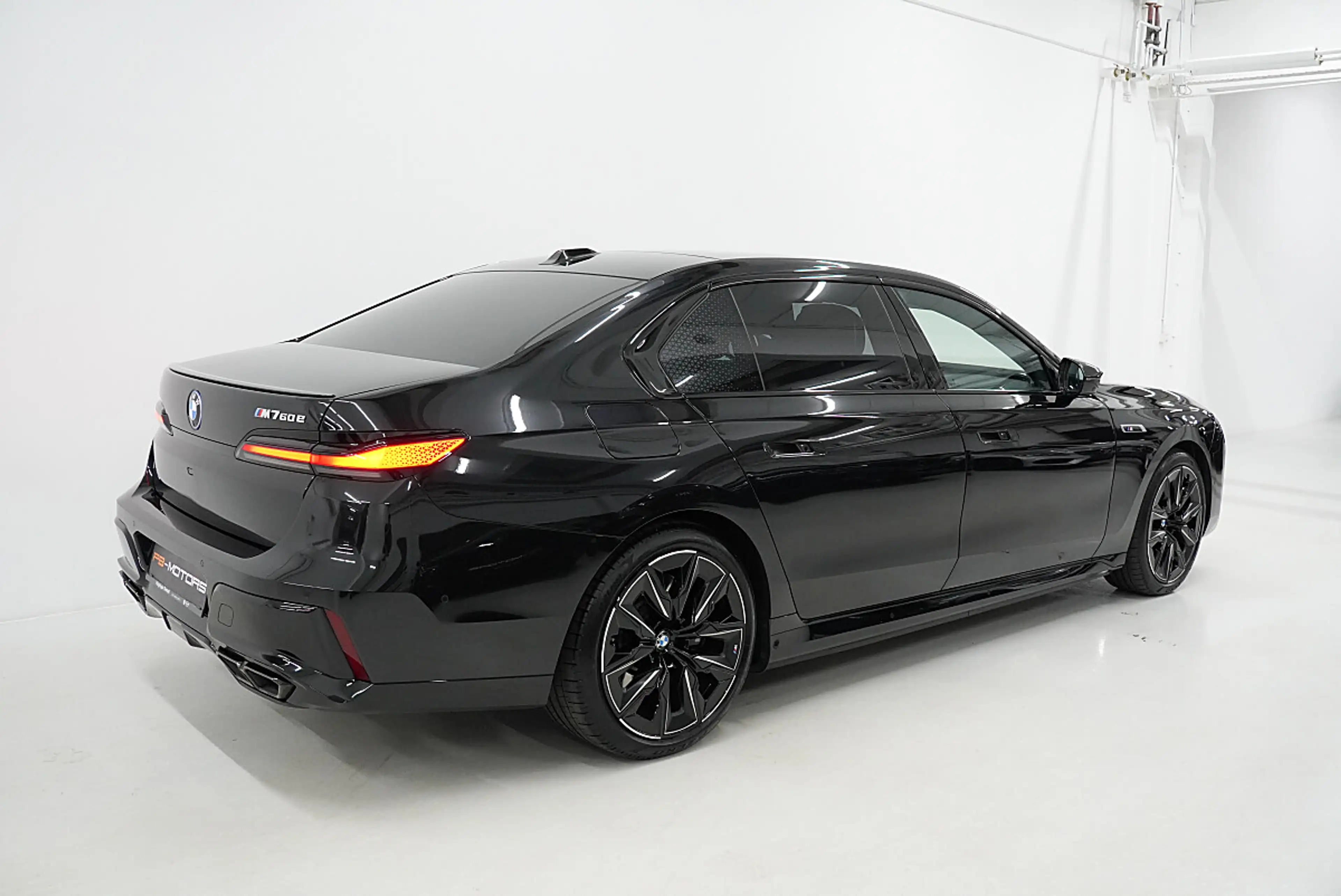 BMW 760 M760e xDrive M Sport M Performance Allradlenkun... — photo 6