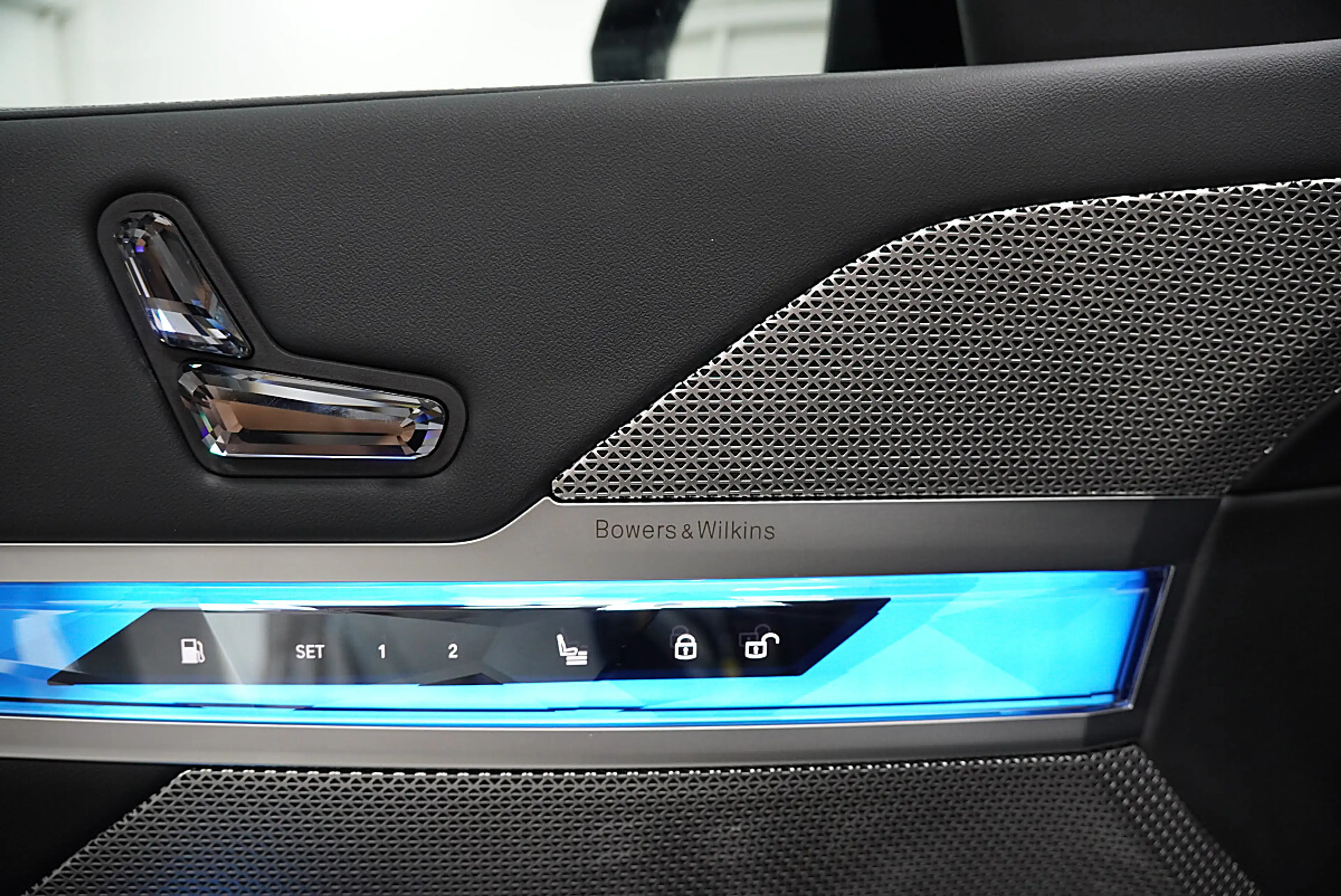 BMW 760 M760e xDrive M Sport M Performance Allradlenkun... — photo 11