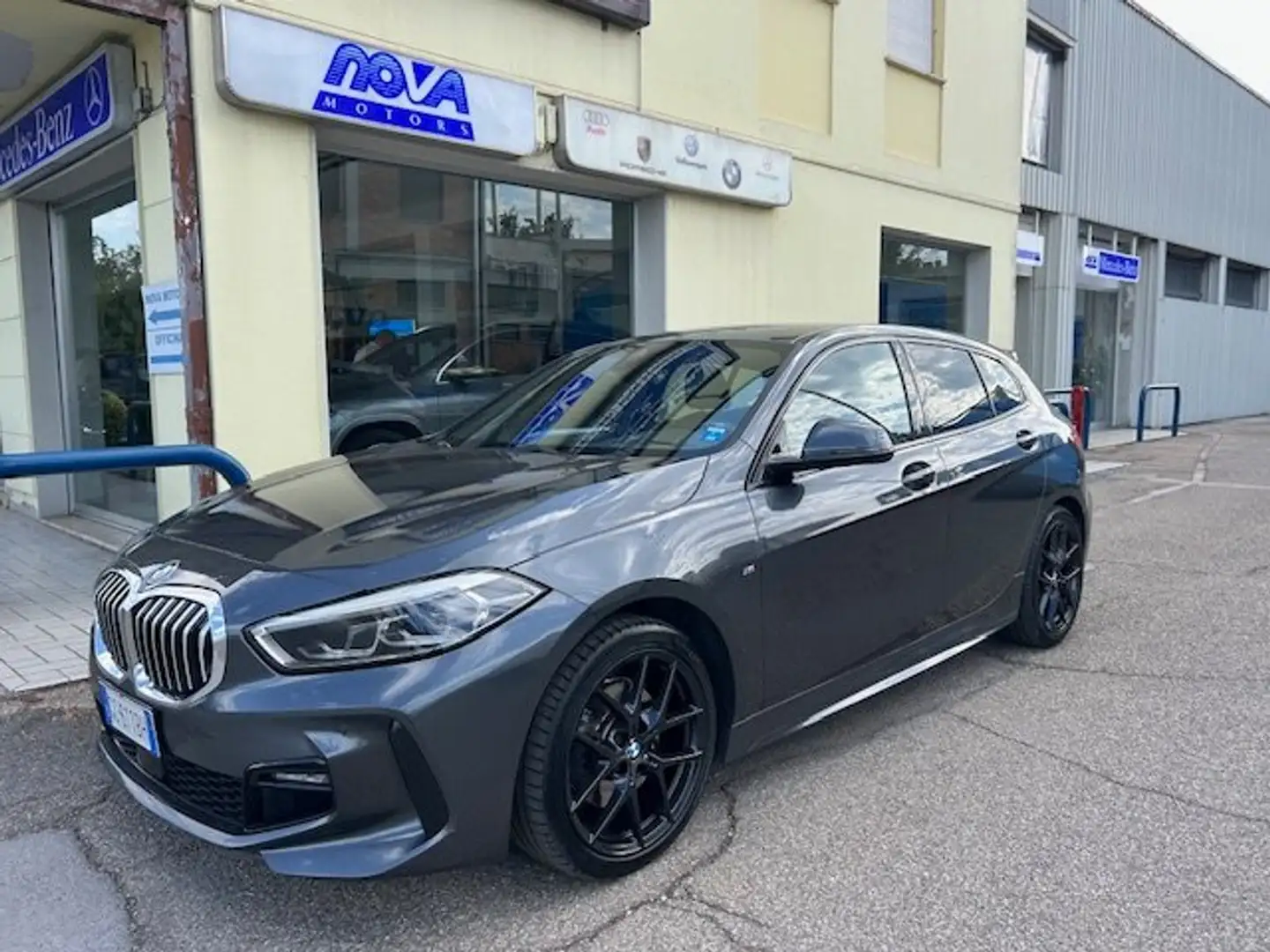 BMW 116 Serie 1 F40 116d Msport auto Grijs - 1