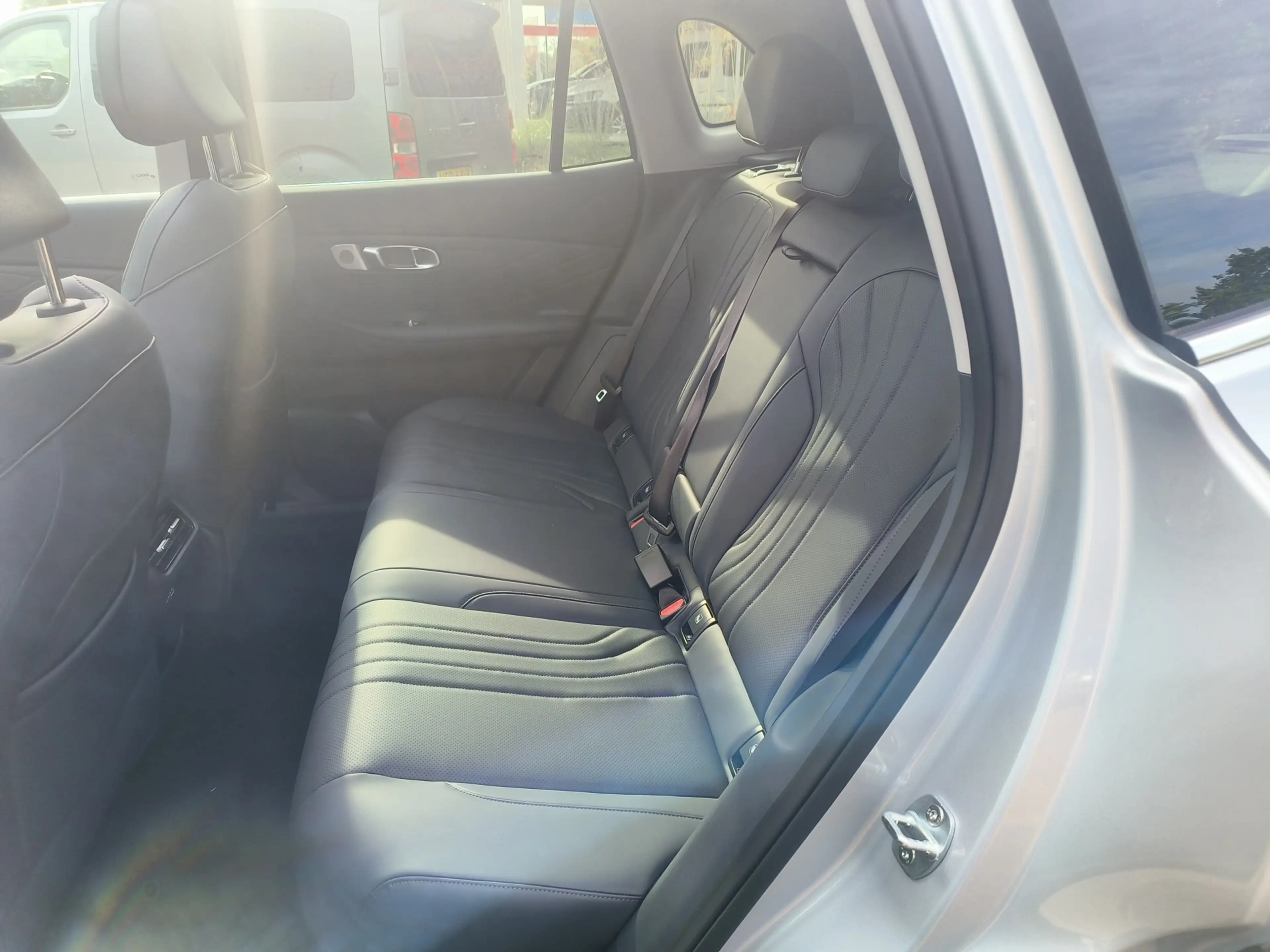 Geely Starray EM-i 1.5 Max+ Rijklaar + 8 jaar Fabrieksgarantie “Sinds — photo 22