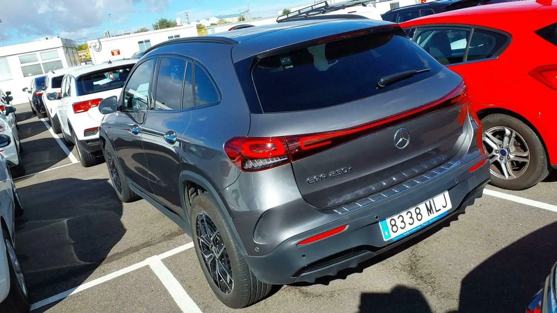 Mercedes-Benz EQA 250 + Gris - 2