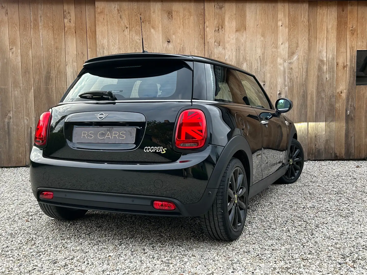 MINI Cooper SE Essential 33 kWh Zwart - 2