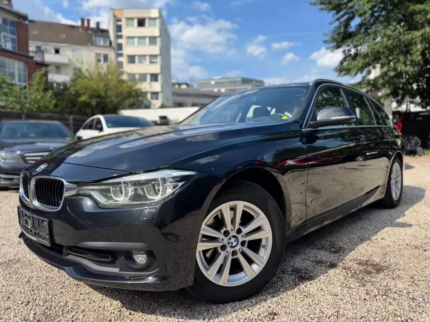 BMW 320 d Touring Advantage AUT./KLIMATR./SHZ/PDC/EU6 Zwart - 2