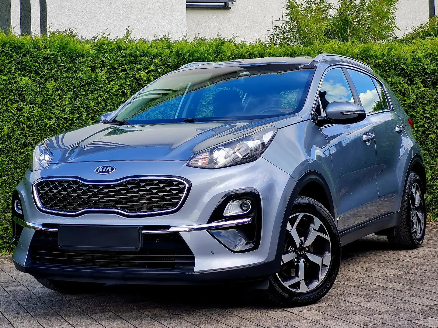 Kia Sportage Vision 4WD (Allrad, AHK, Kamera) Silber - 1