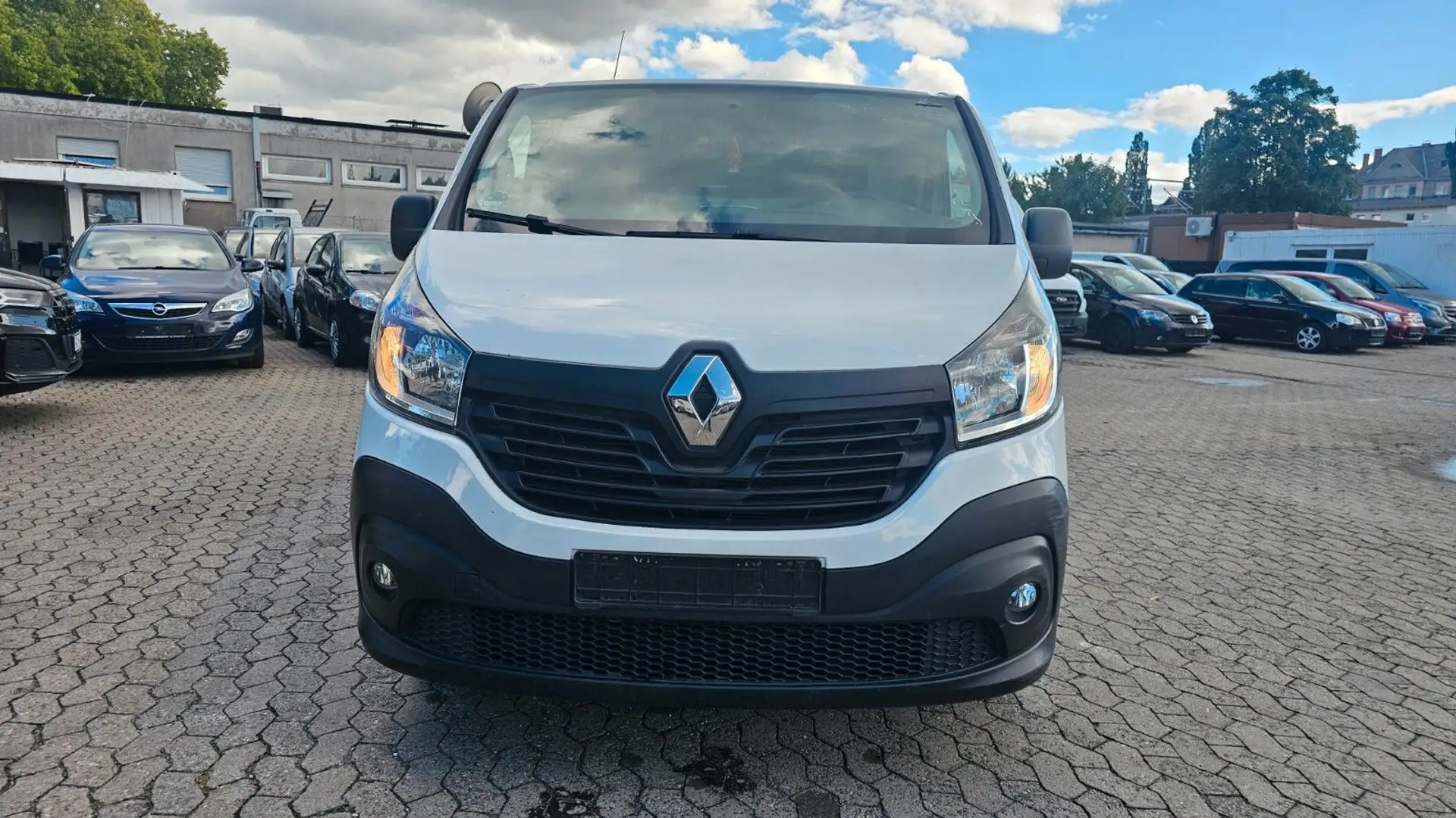 Renault Trafic DCI120 Kasten Regal L1H1 2,7t*1.Hand*SHZ Weiß - 1