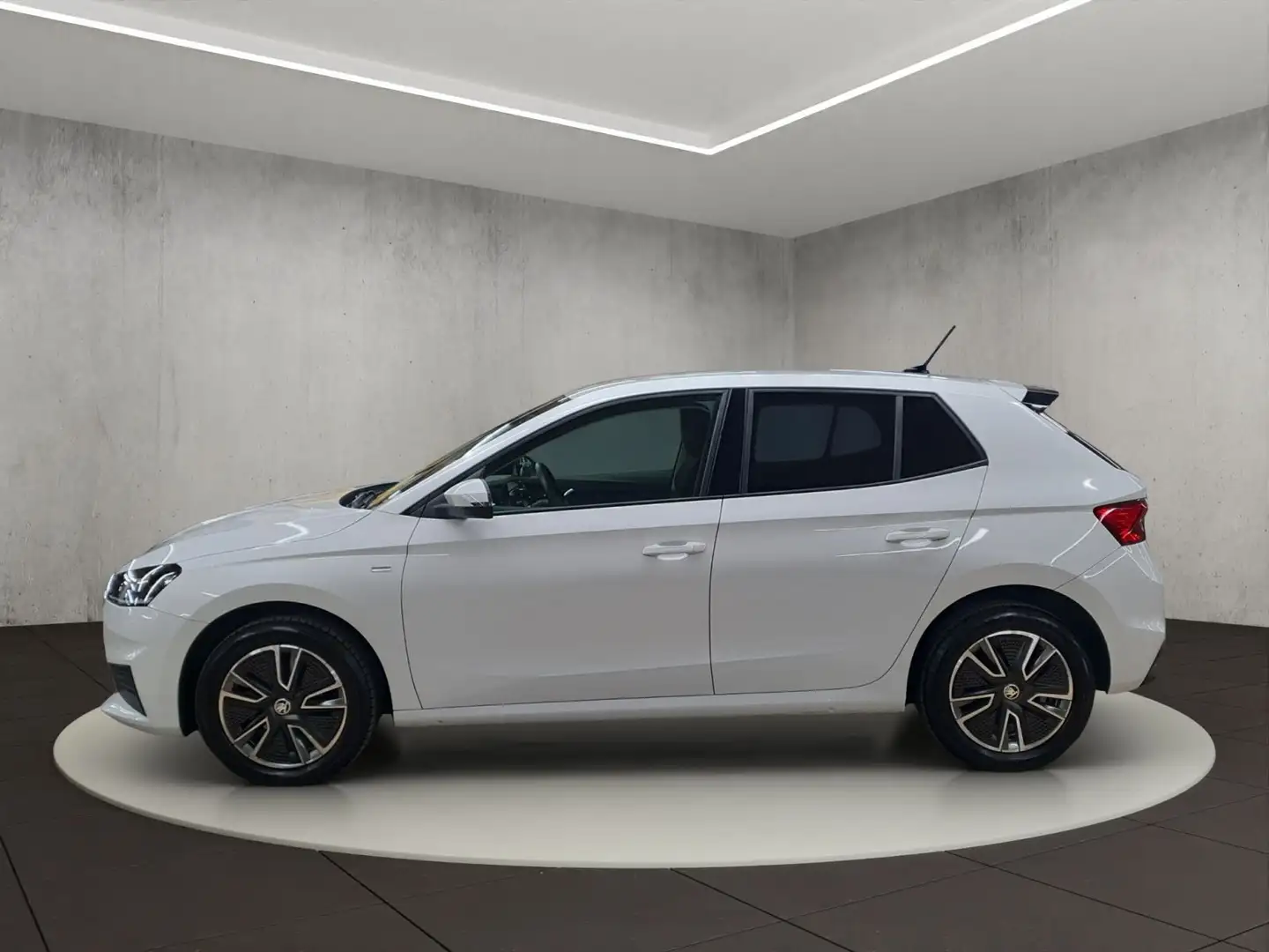 Skoda Fabia Tour 1.0 TSI 5-Gang Weiß - 2