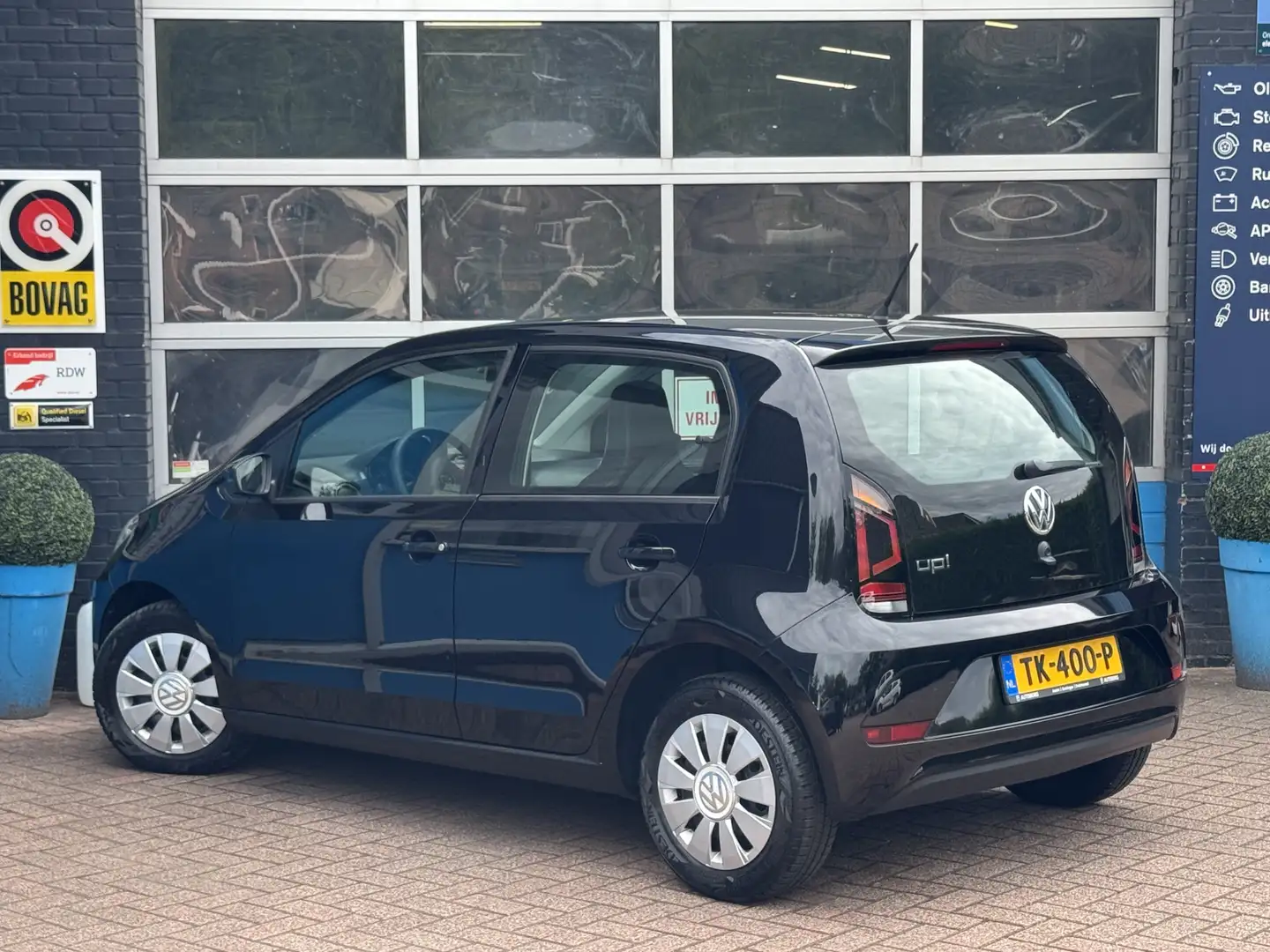 Volkswagen up! 1.0 BMT move up! GRATIS Afleverpakket! | Dealer On Zwart - 2