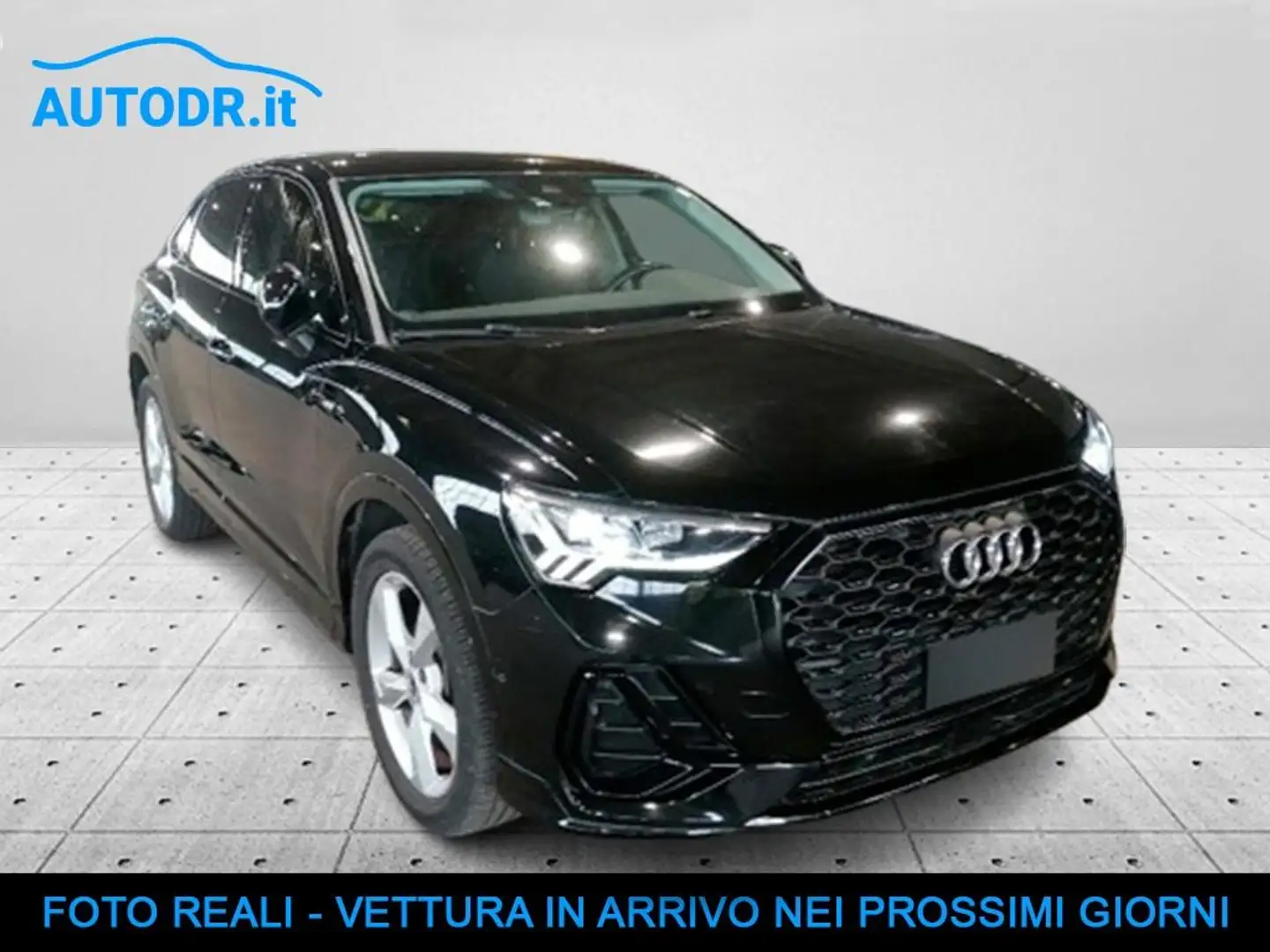 Audi Q3 SPB 45 TFSIe S-Tronic S-Line LED, Navi, Cerchi 19" Nero - 2