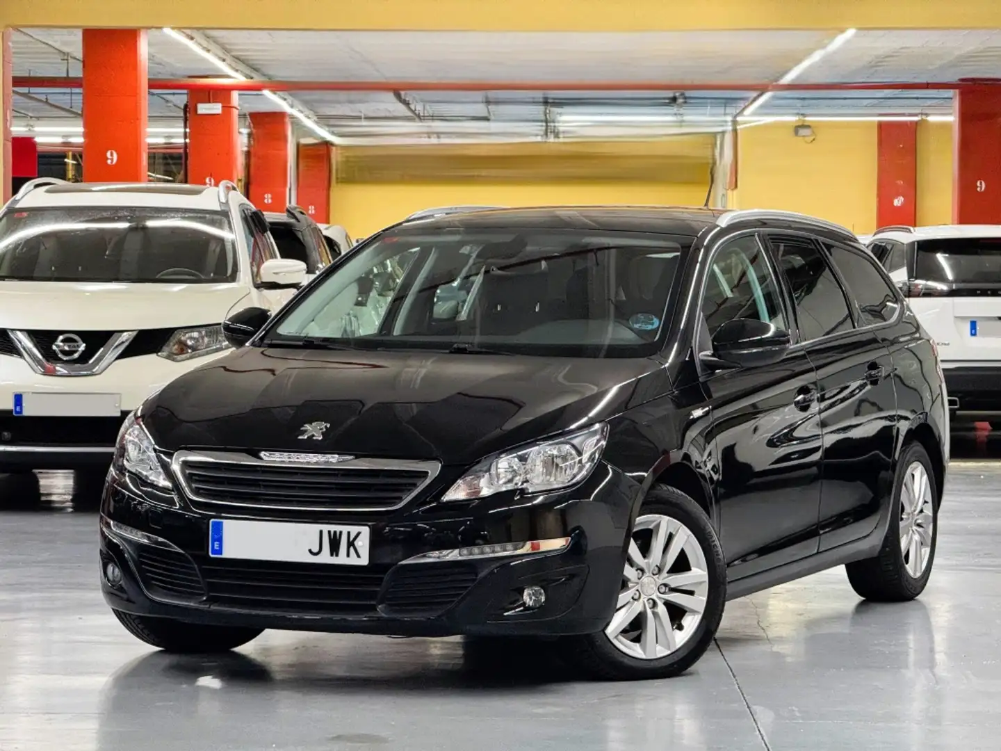 Peugeot 308 SW 1.2 PureTech S&S Style 130 Zwart - 1