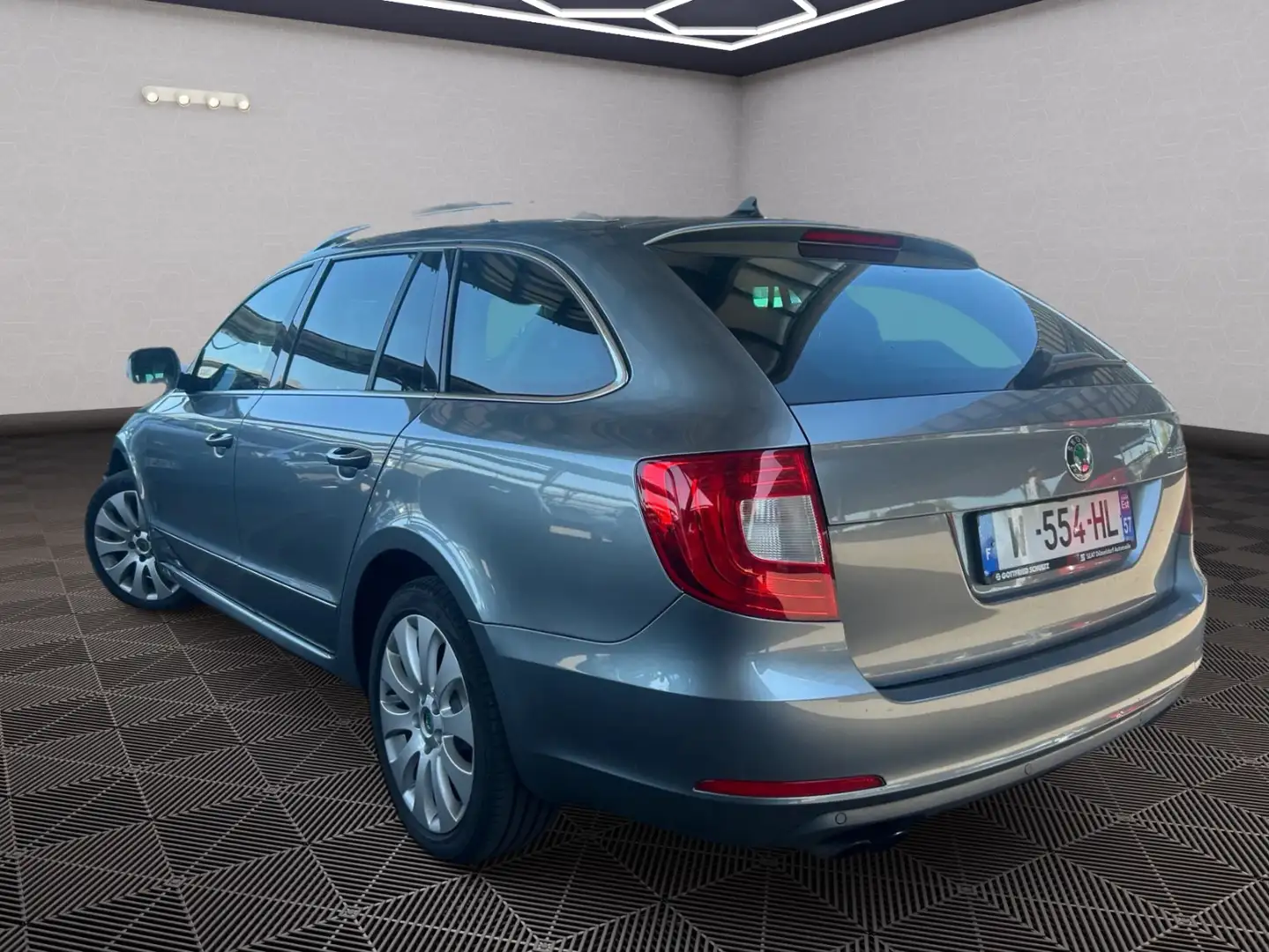 Skoda Superb Elegance 4x4 DSG Gris - 2