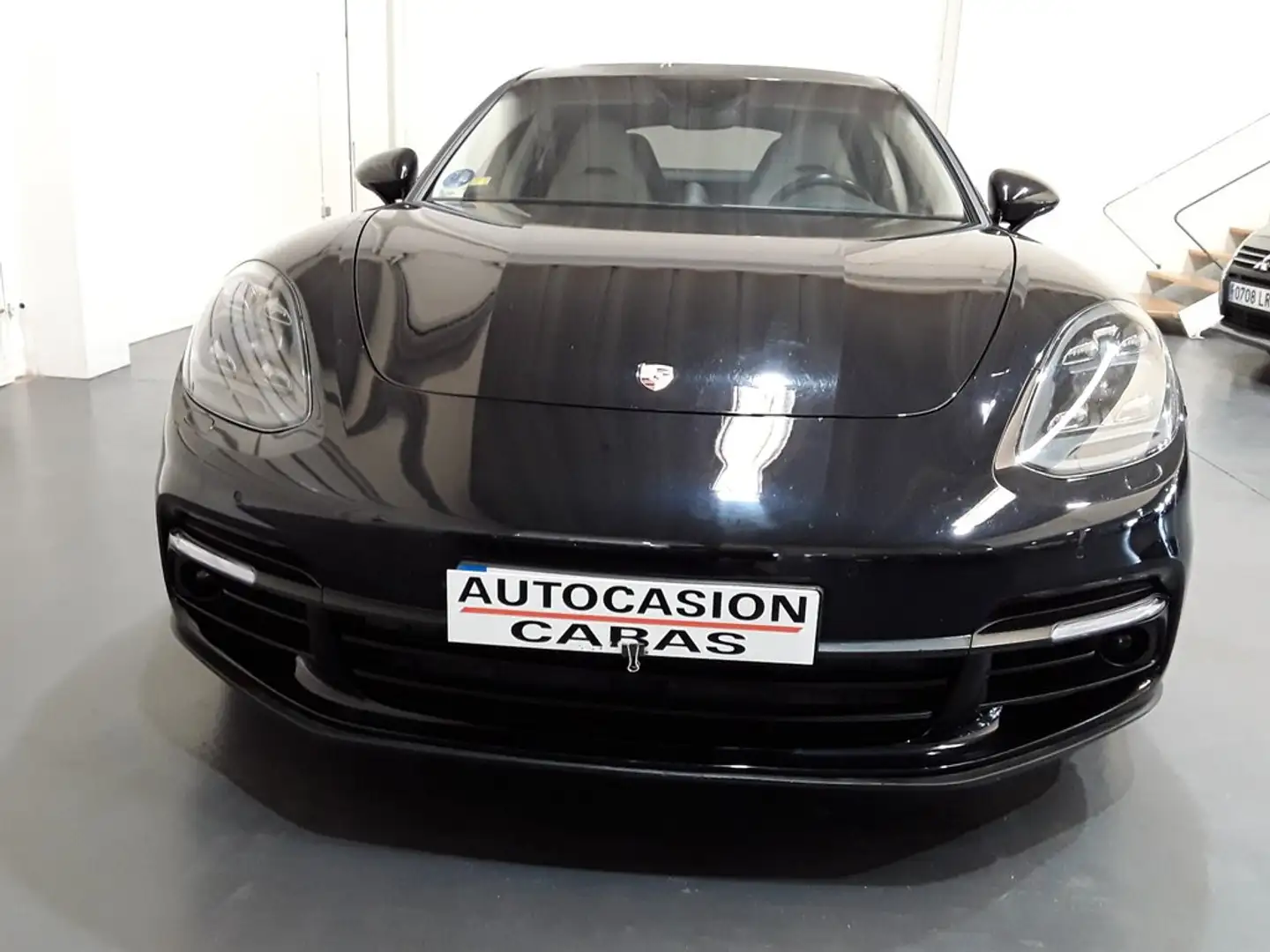 Porsche Panamera 4 E-Hybrid Schwarz - 2