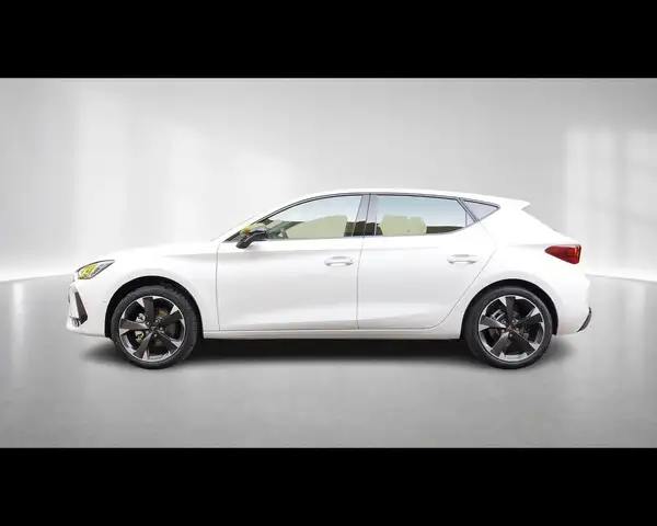 Cupra Leon view 3