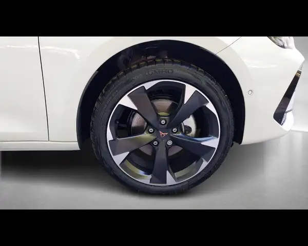 Cupra Leon view 9