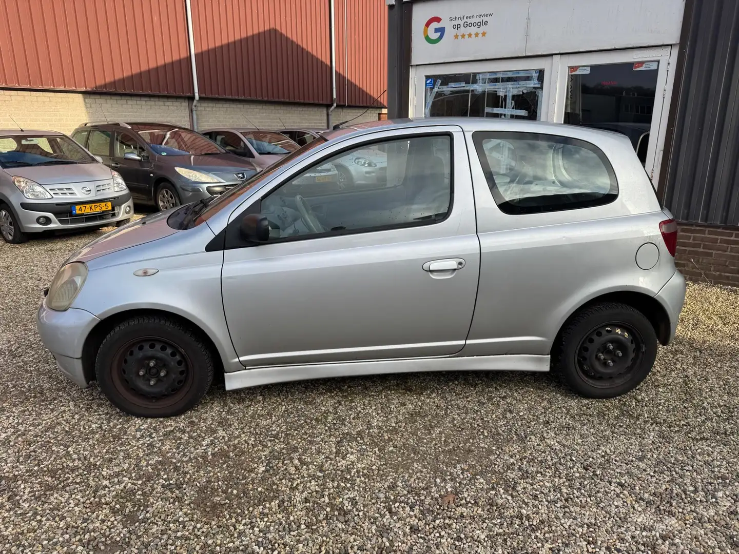 Toyota Yaris 1.3 airco, elektr ramen, geen APK Gris - 2