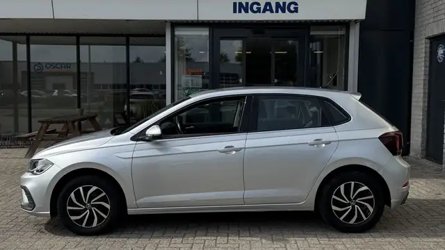 Volkswagen Polo view 2