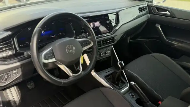Volkswagen Polo view 8