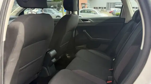 Volkswagen Polo view 16
