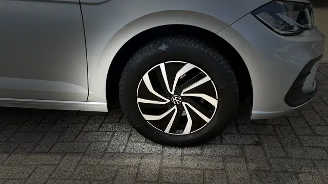 Volkswagen Polo view 23