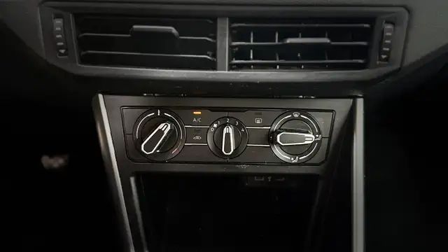 Volkswagen Polo view 17
