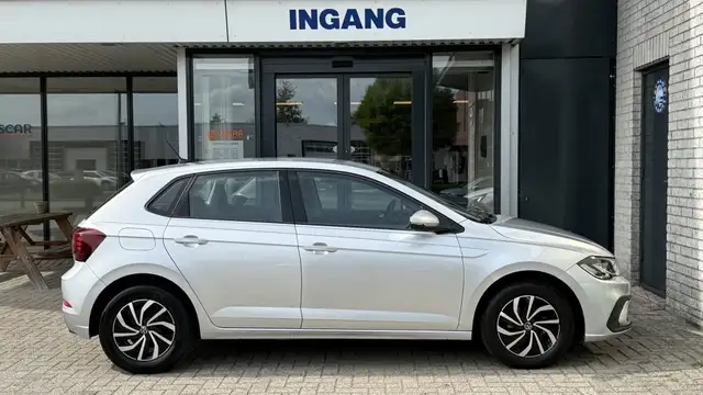 Volkswagen Polo view 5