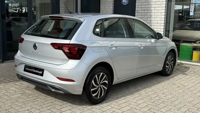 Volkswagen Polo view 6