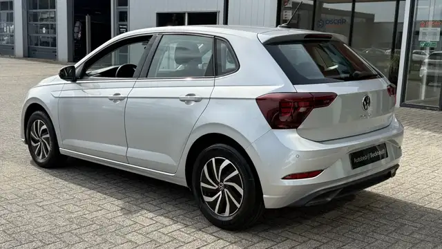 Volkswagen Polo view 3