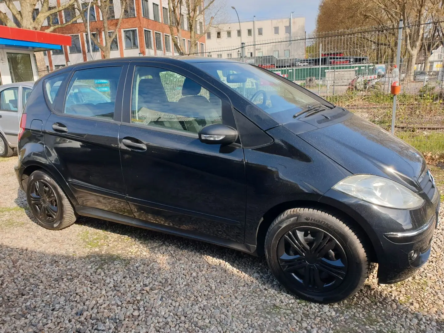 Mercedes-Benz A 170 Automatik 2-Hand TÜV-Neu Schwarz - 2