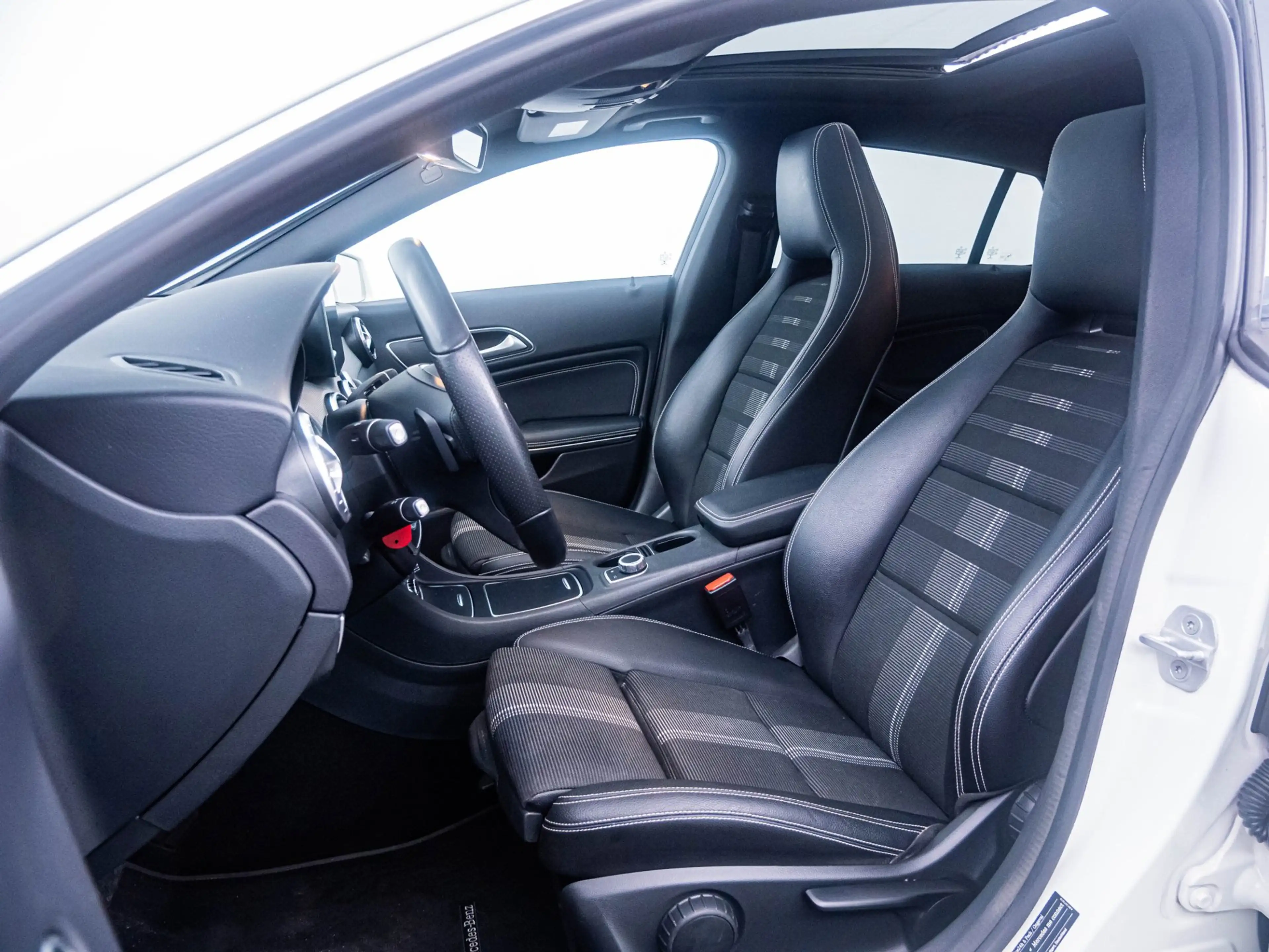 Mercedes-Benz CLA 180 Shooting Brake 'Automaat' PDC! — photo 6