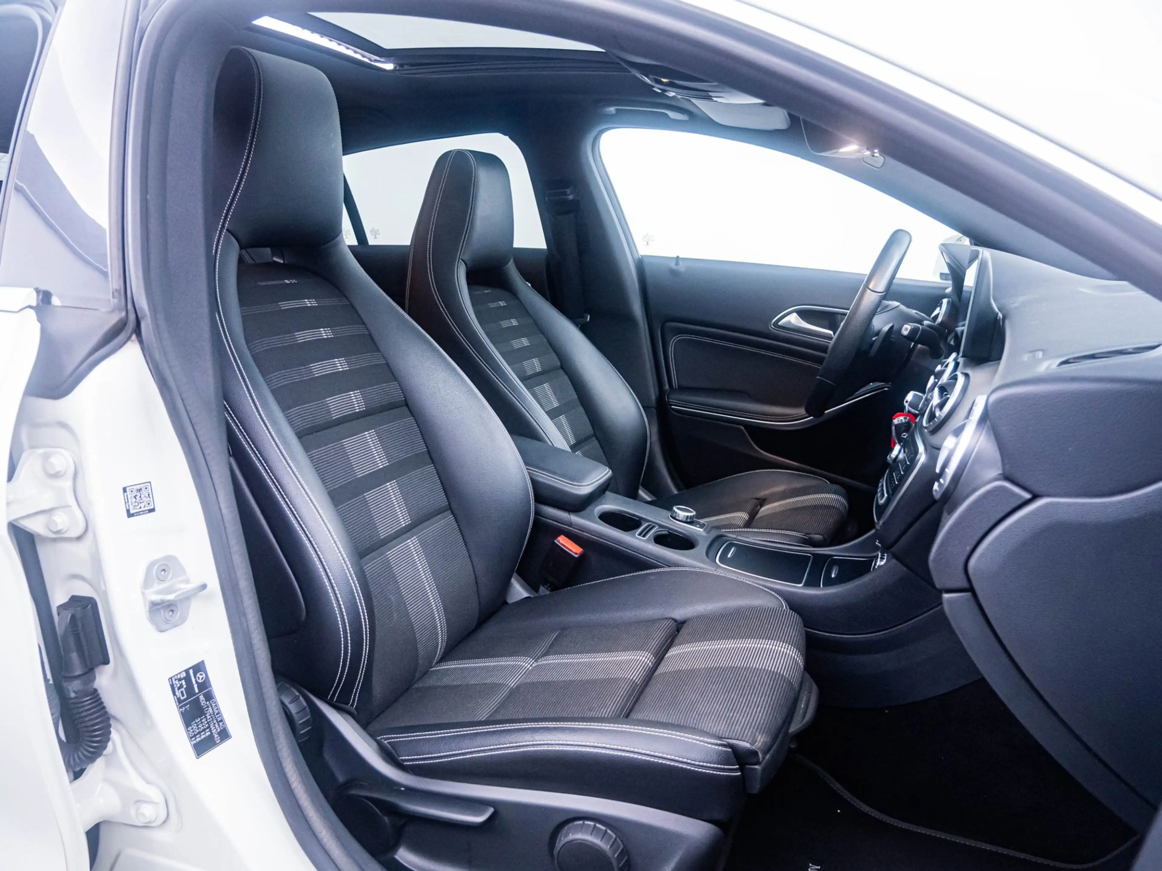Mercedes-Benz CLA 180 Shooting Brake 'Automaat' PDC! — photo 9