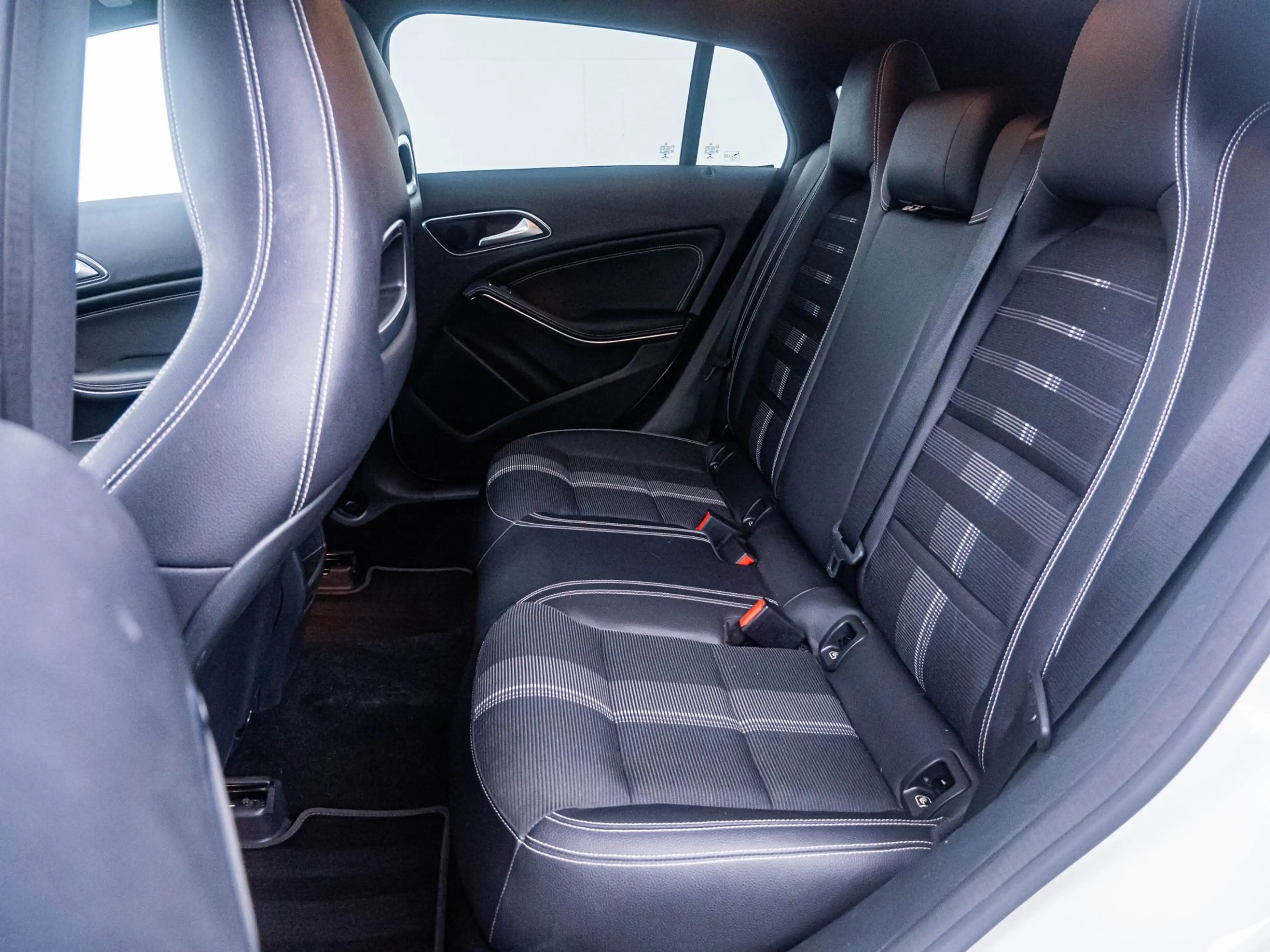 Mercedes-Benz CLA 180 Shooting Brake 'Automaat' PDC! — photo 7