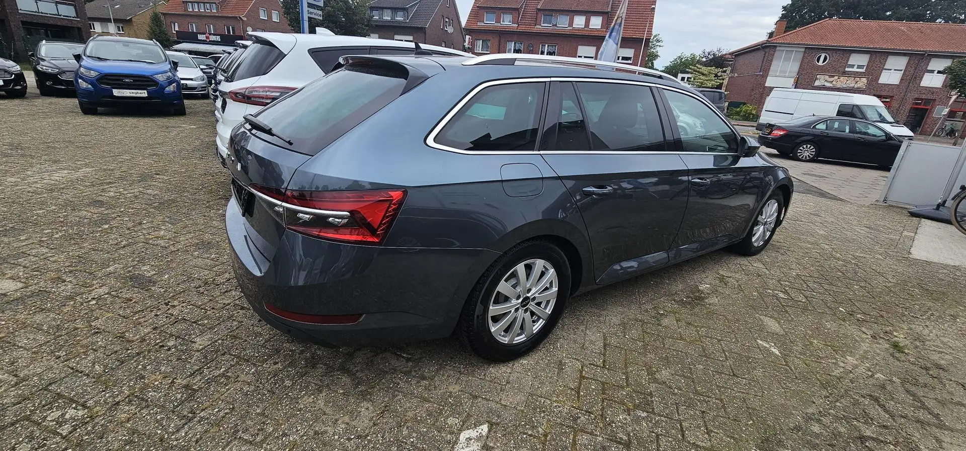Skoda Superb 2.0 TDI DSG Style ACC Navi Camera Standheizung 110 Grau - 2