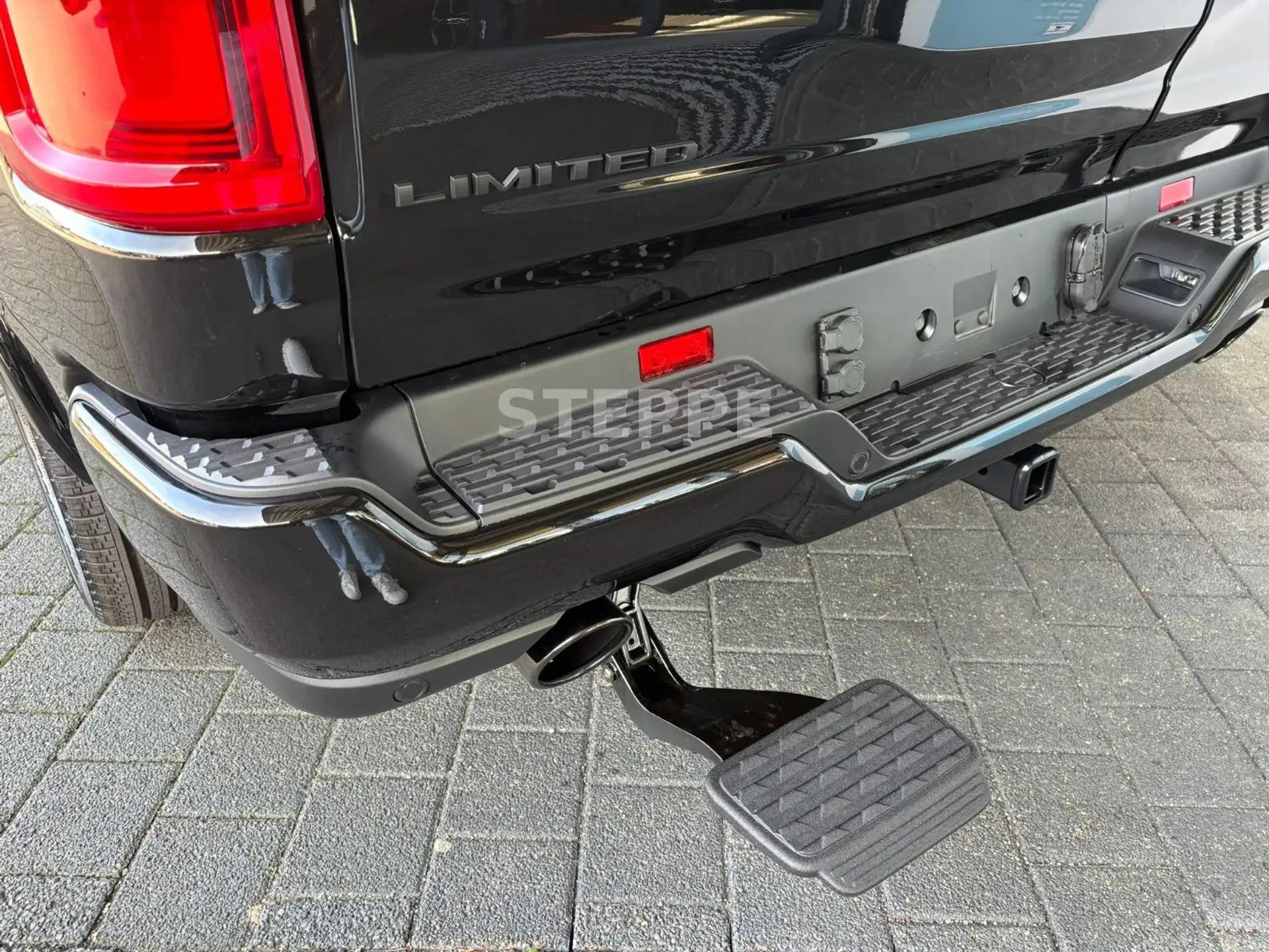 닷지 Dodge RAM 2026 검정 사진 7