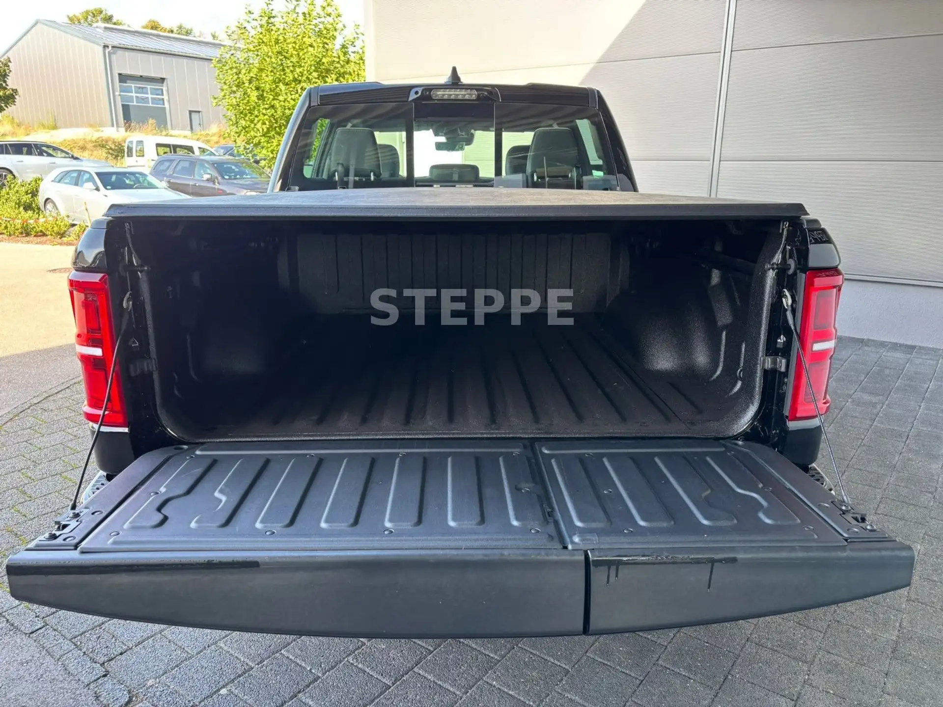 닷지 Dodge RAM 2026 검정 사진 5