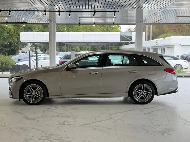 Mercedes-Benz 300 view 3