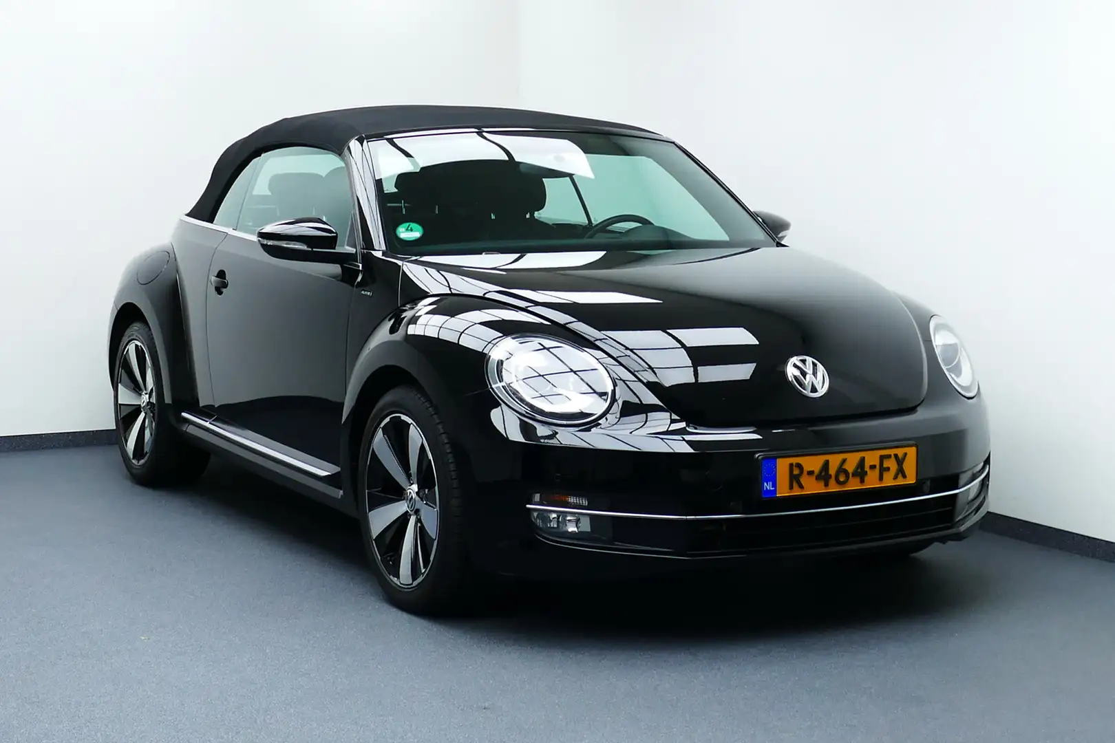 Volkswagen Beetle Cabriolet 1.2 TSI Exclusive Series. Navi, Camera, Zwart - 1