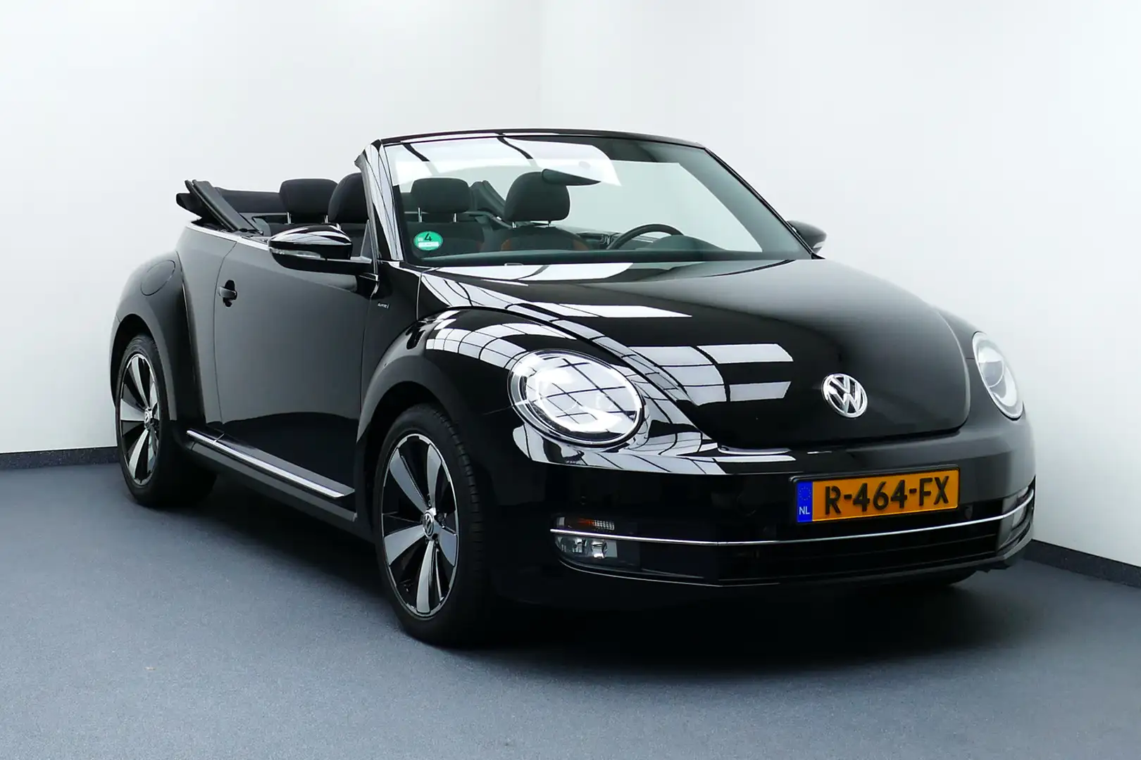 Volkswagen Beetle Cabriolet 1.2 TSI Exclusive Series. Navi, Camera, Zwart - 2