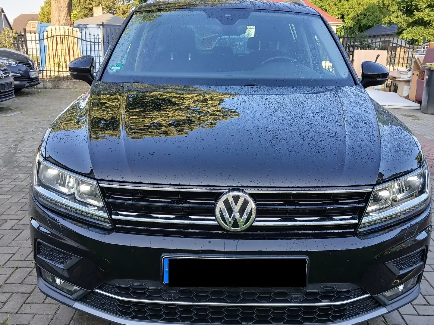 Volkswagen Tiguan 2.0 TDI SCR BMT Highline Navi AHK Euro 6 Klima Schwarz - 2