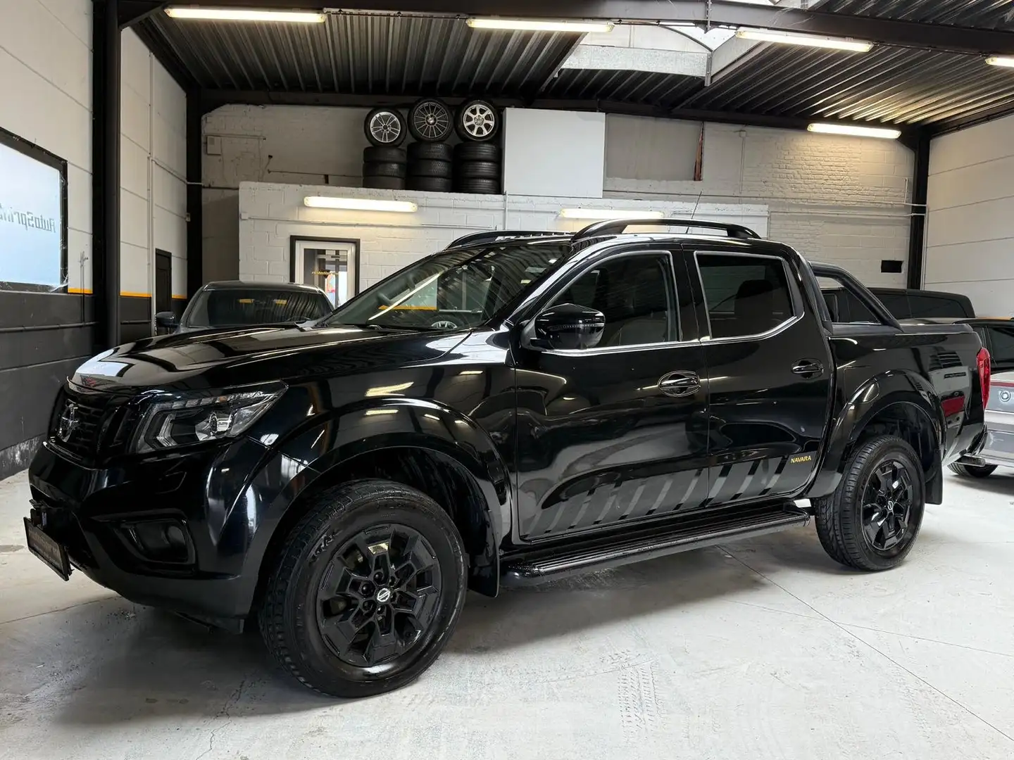 Nissan Navara 4WD TEKNA + BLACK EDITION TOIT OUVRANT Noir - 2