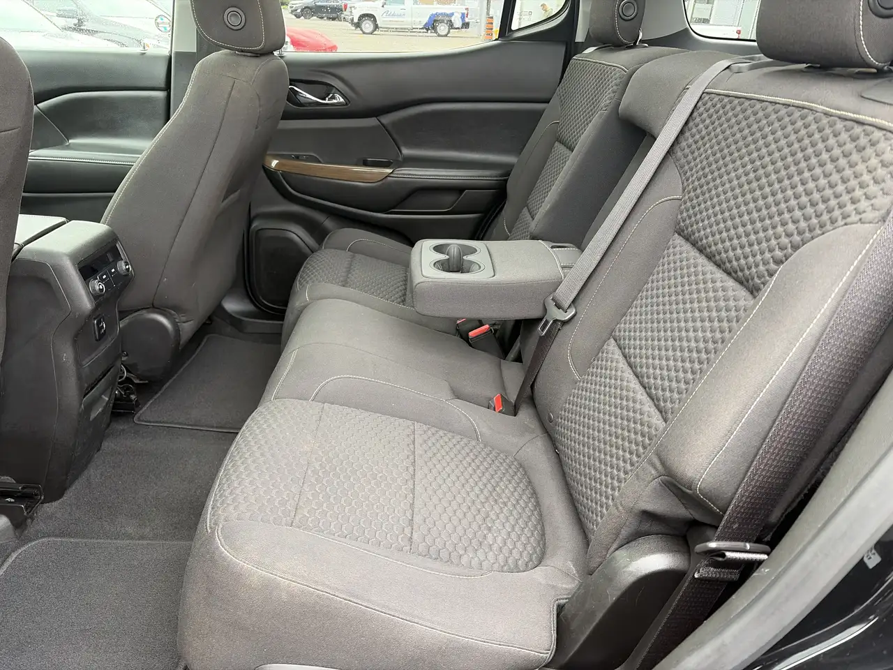 GMC Acadia снимка GMC Acadia