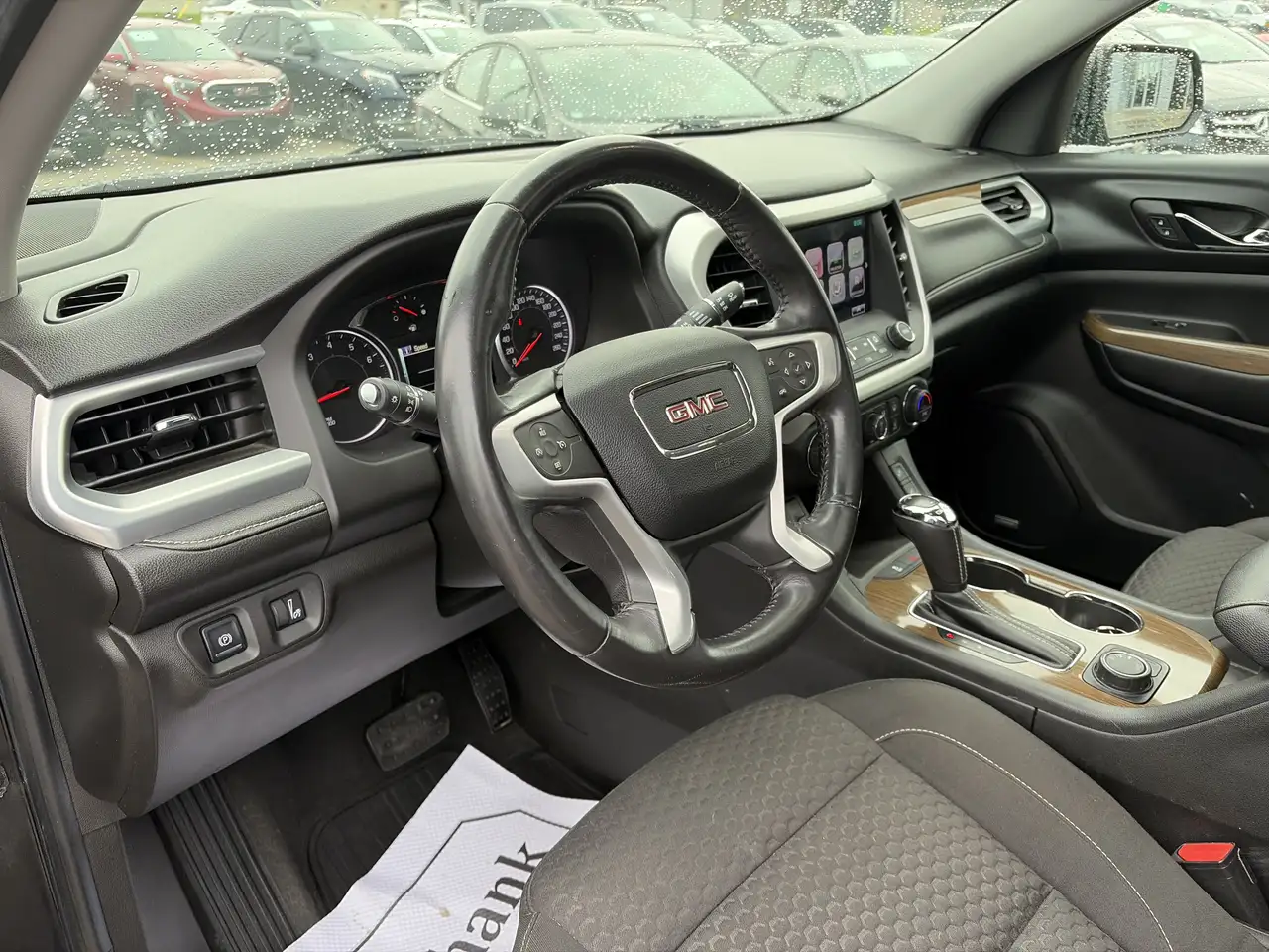 GMC Acadia снимка GMC Acadia