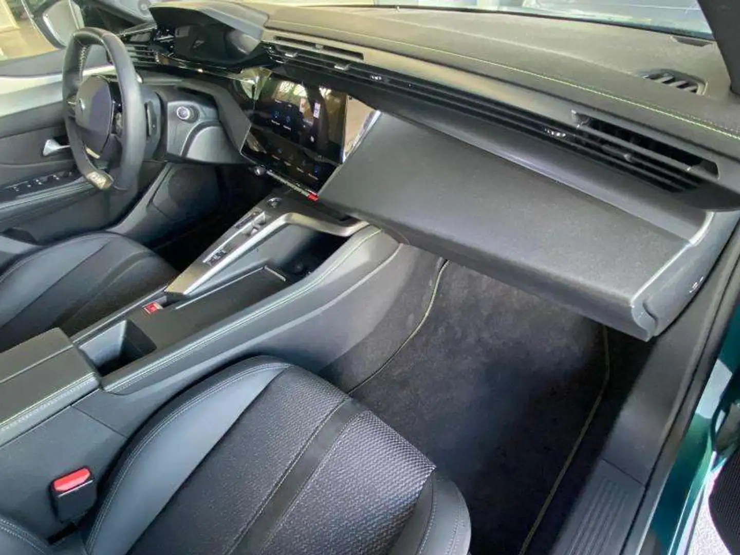 Peugeot 308 GT / Hybrid 136 Vert - 2