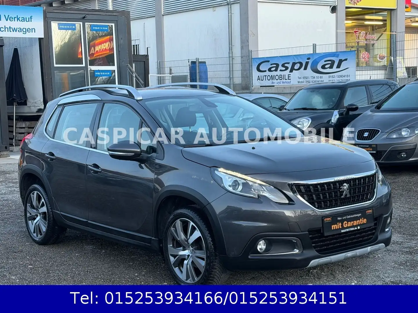 Peugeot 2008 1,2e-THP PureTechAllure,NAVI,KAMERA,SHZ,AHK Grau - 1