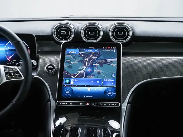 Mercedes-Benz GLC view 7