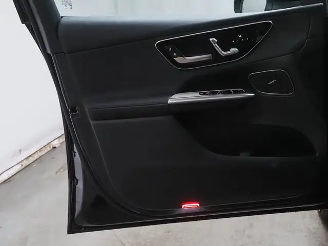 Mercedes-Benz GLC view 10