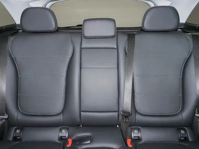 Mercedes-Benz GLC view 11