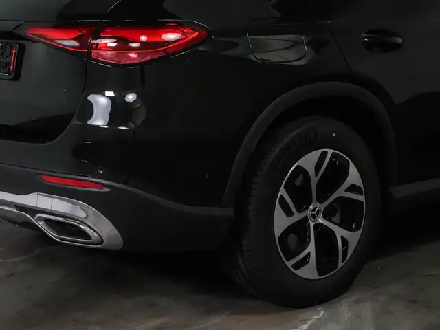 Mercedes-Benz GLC view 5