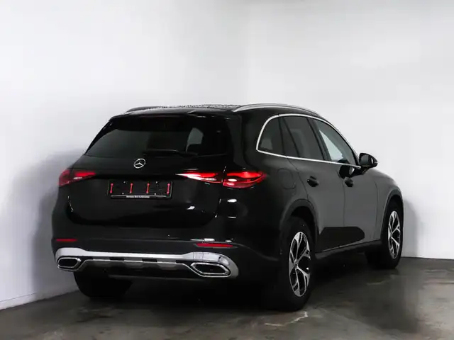 Mercedes-Benz GLC view 3